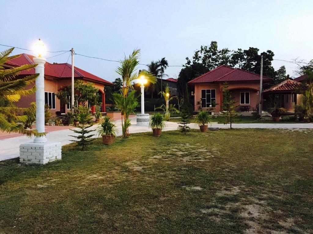 Harmony Guesthouse Sdn Bhd Padang Mat Sirat Kültér fotó